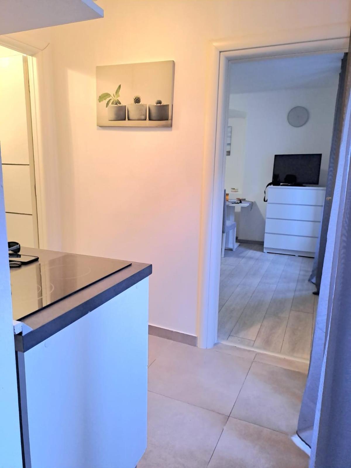 Studio Apartment Lola Kastela Exterior photo