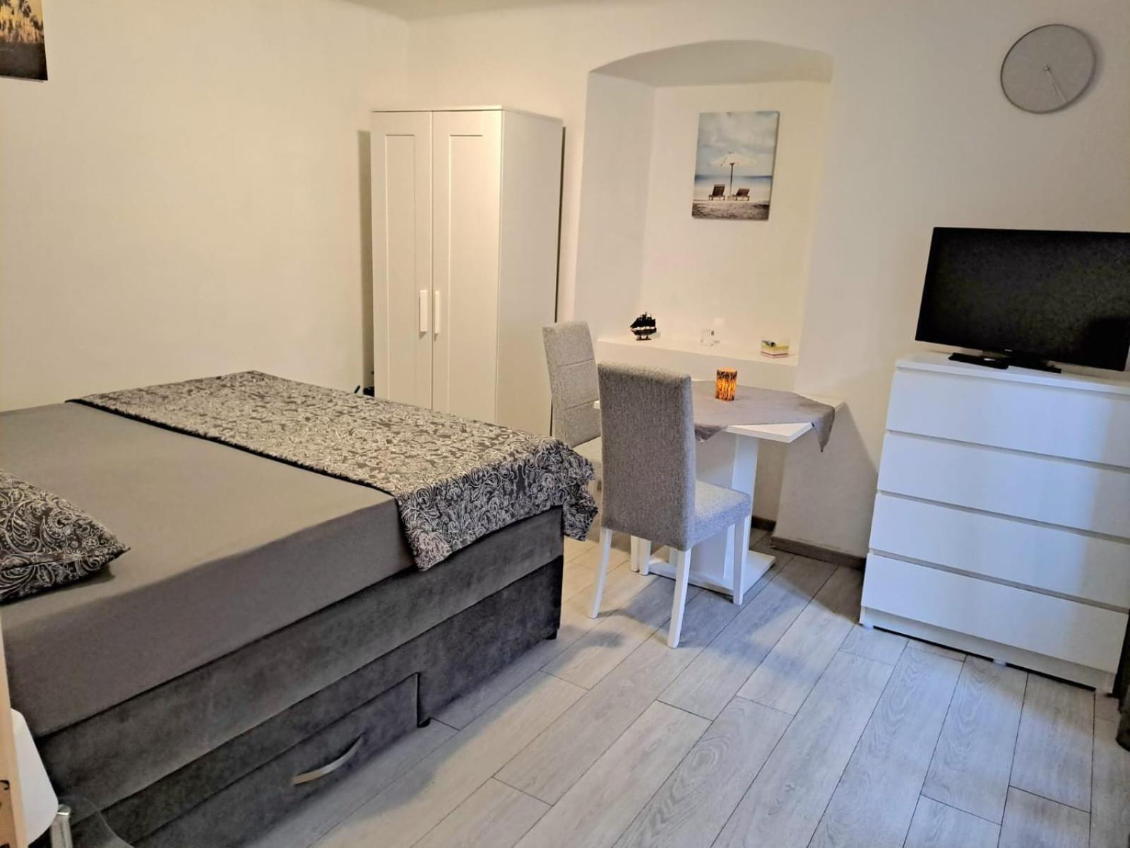 Studio Apartment Lola Kastela Exterior photo