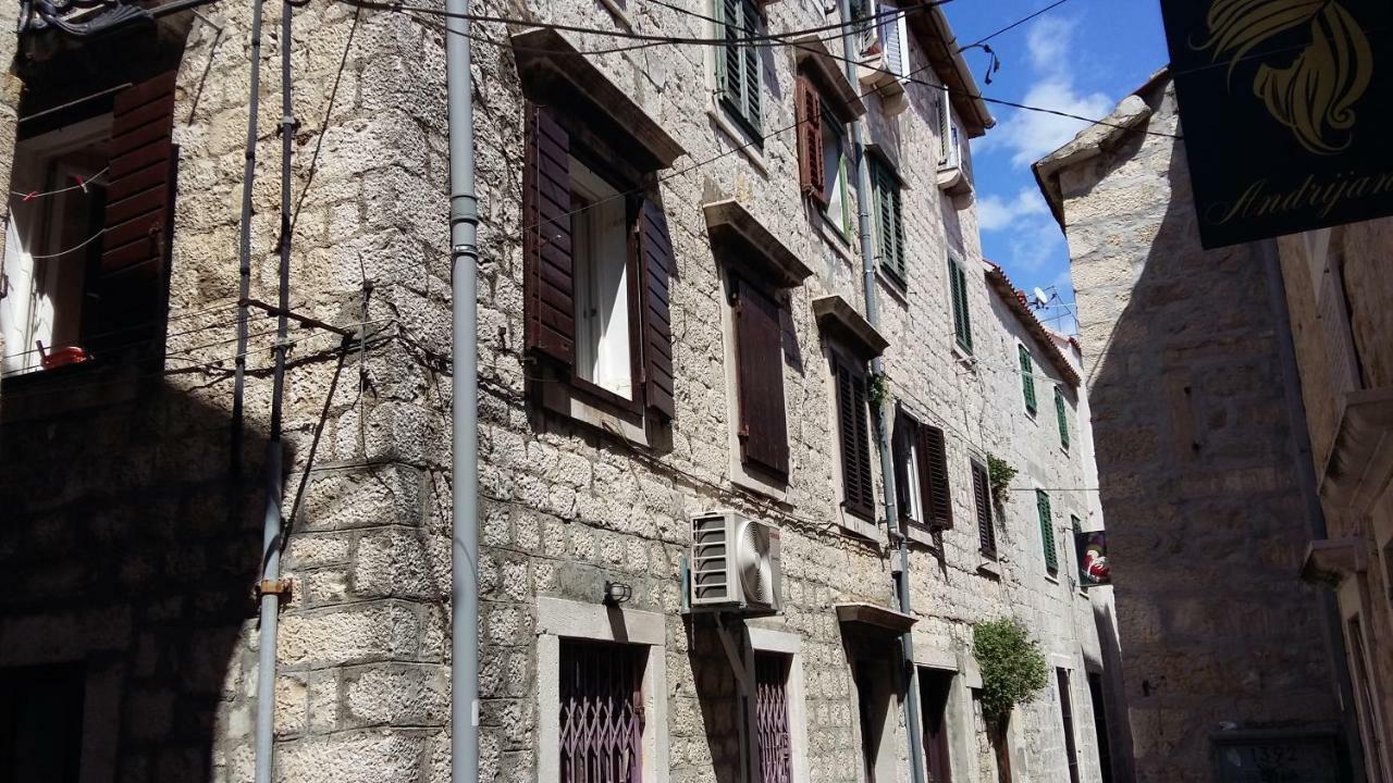 Studio Apartment Lola Kastela Exterior photo