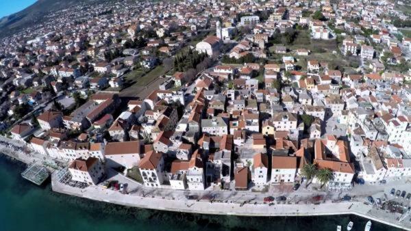 Studio Apartment Lola Kastela Exterior photo